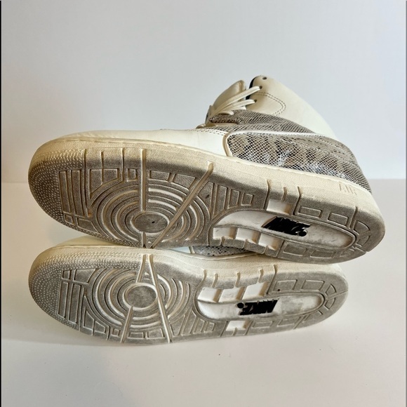 Nike Air Python Sail Sneakers - Picture 3 of 11